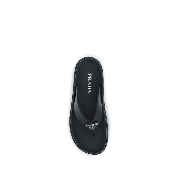 Black Rubber Flip-Flop Sandals